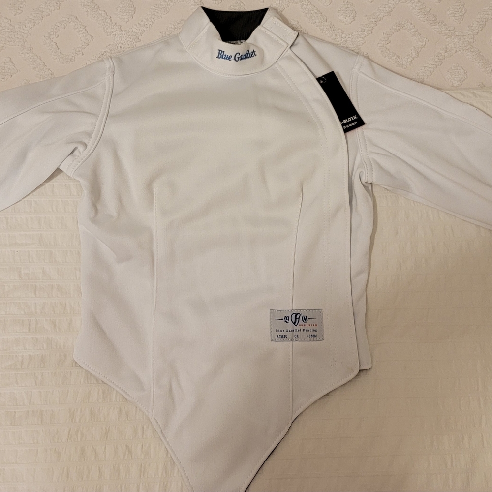 NWT Blue Gauntlet Women's Stretch RH Fencing Jacket, Size Women's 34, 350NW